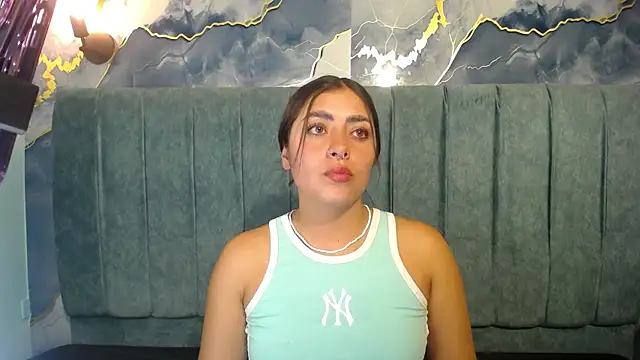 Snapshot of Emmaa_dia chatting on October 22, 2025, 2:45 am Emmaa dia online show from October 22, 2025, 2:45 am