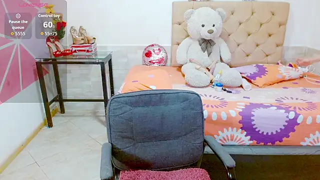 Dolldirtyxxx online show from November 12, 2025, 4:57 am