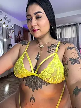 Madissonlove 1 online show from January 19, 2026, 1:26 pm