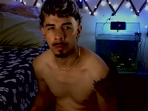 venusfranco 94 online show from April 15, 2026, 8:09 pm