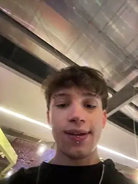 Valenr and Thomas online show from March 13, 2025, 2:05 am