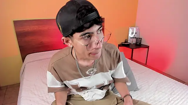 NovaaWheler online show from February 5, 2025, 2:40 am