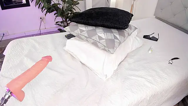 NovaaWheler online show from February 8, 2025, 1:54 pm