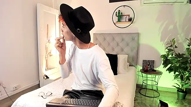 NovaaWheler online show from March 21, 2025, 5:00 am