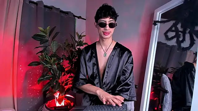 NovaaWheler online show from October 18, 2025, 8:09 pm