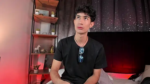 NovaaWheler online show from November 16, 2025, 7:41 pm