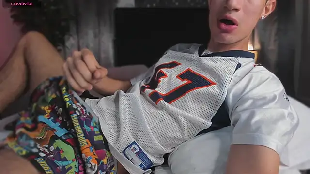 NovaaWheler online show from April 24, 2026, 12:18 pm