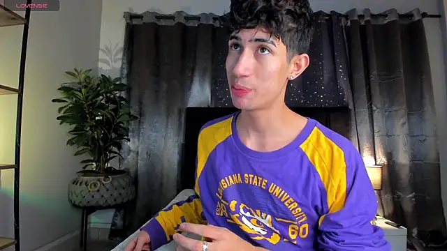 NovaaWheler online show from April 25, 2026, 7:22 am