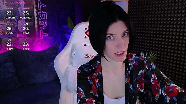 roxy riot  online show from October 23, 2025, 1:27 am