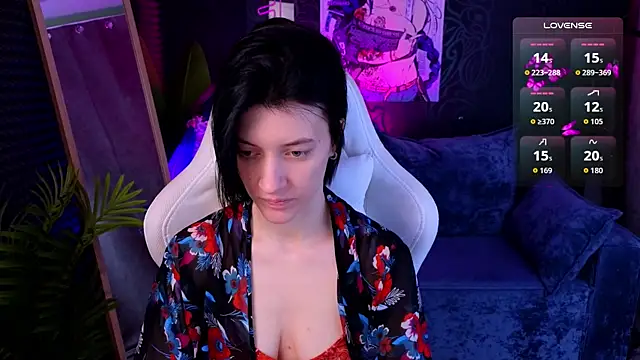 roxy riot  online show from November 14, 2025, 1:26 am