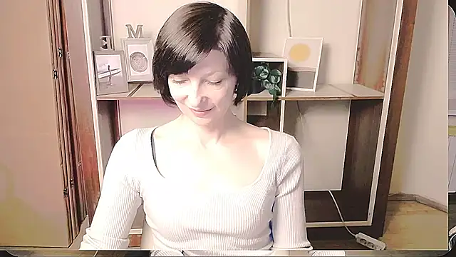  AngeliaFlow  online show from May 15, 2026, 7:59 am
