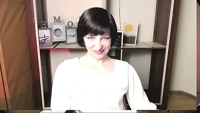  AngeliaFlow  online show from June 6, 2026, 7:02 am