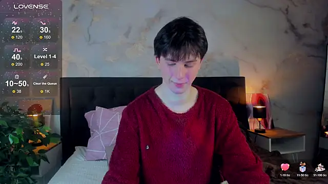 AdrianoAubert online show from November 18, 2025, 4:17 am