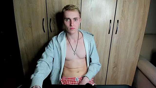 Snapshot of crazybottom99 chatting on March 8, 2025, 5:11 pm crazybottom99 online show from March 8, 2025, 5:11 pm