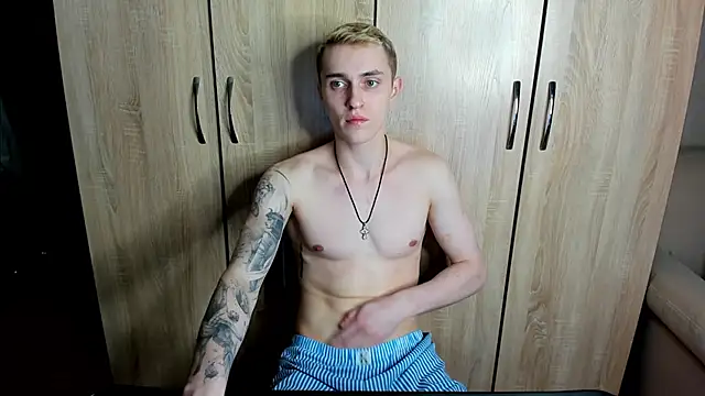 Snapshot of crazybottom99 chatting on March 9, 2025, 7:15 pm crazybottom99 online show from March 9, 2025, 7:15 pm