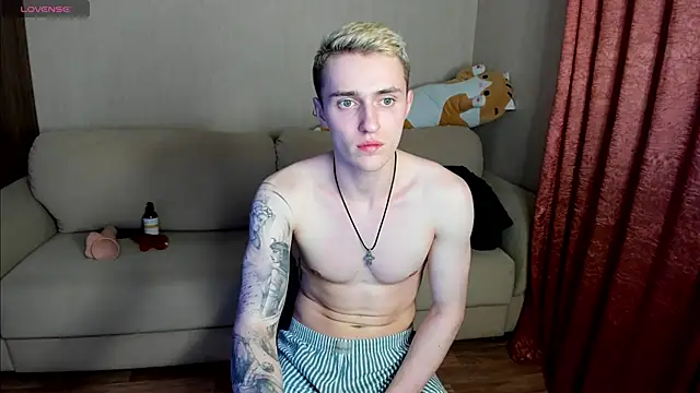 Snapshot of crazybottom99 chatting on March 11, 2025, 5:24 pm crazybottom99 online show from March 11, 2025, 5:24 pm