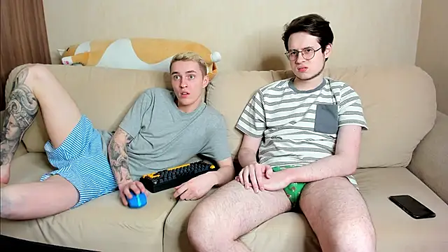 Snapshot of crazybottom99 chatting on March 14, 2025, 12:29 pm crazybottom99 online show from March 14, 2025, 12:29 pm