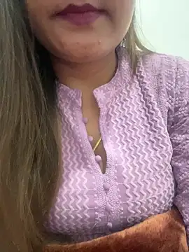 Deepcha1991 online show from March 2, 2025, 10:38 pm