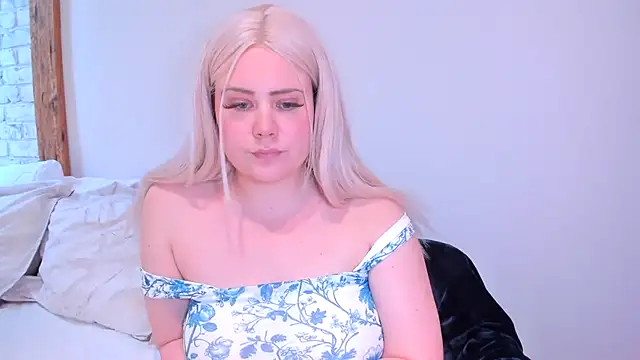 Snapshot of _leana_ chatting on March 18, 2025, 9:43 pm leana online show from March 18, 2025, 9:43 pm