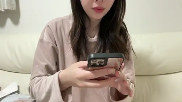 -KURUMI- online show from May 13, 2026, 8:01 am