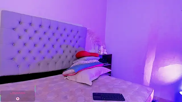 Snapshot of Morgan_Wright chatting on December 19, 2025, 7:43 pm Morgan Wright online show from December 19, 2025, 7:43 pm