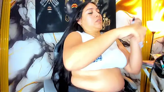 Sophia Brunett online show from November 13, 2025, 11:53 am