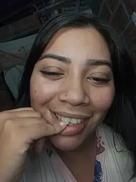 Sophia Brunett online show from November 28, 2025, 4:37 am