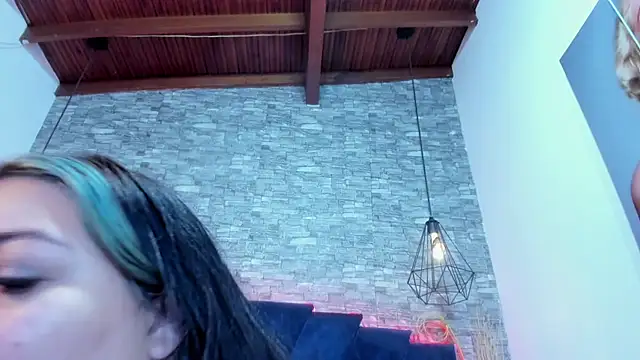 Sophia Brunett online show from April 10, 2026, 11:48 am