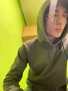 stormmart18 online show from February 7, 2025, 8:20 pm