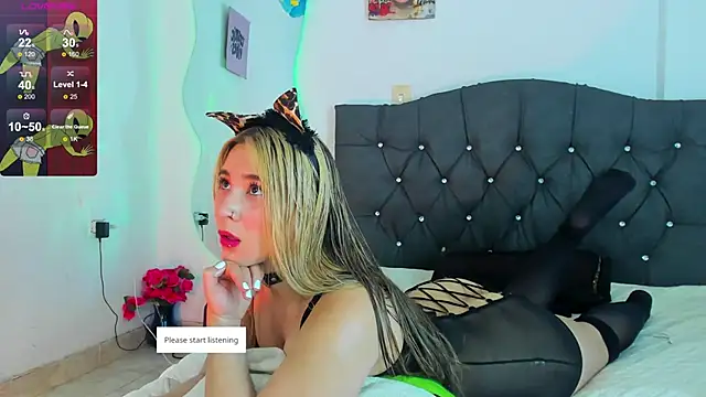 Vickyallien online show from October 15, 2025, 4:29 pm