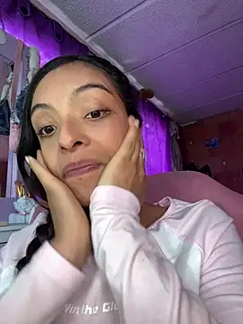 Skye Moore online show from March 18, 2026, 7:39 pm