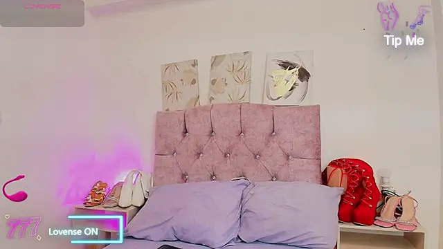 Skye Moore online show from April 1, 2026, 7:00 pm