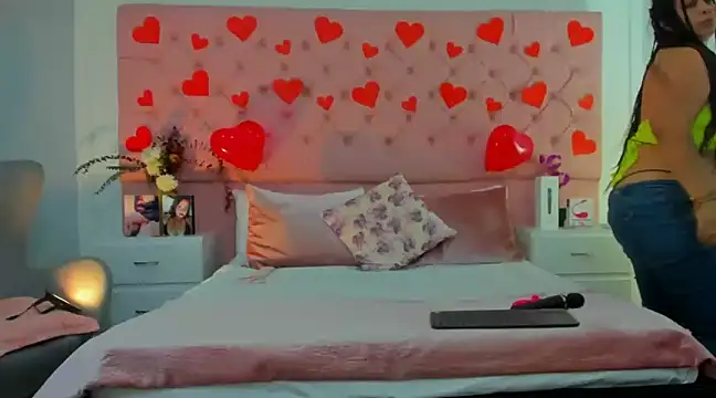 KourtneyEvans online show from February 15, 2025, 5:50 pm