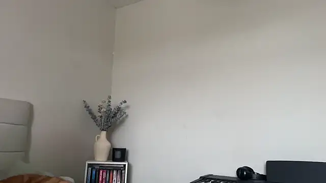 skyejde online show from March 1, 2026, 12:40 pm