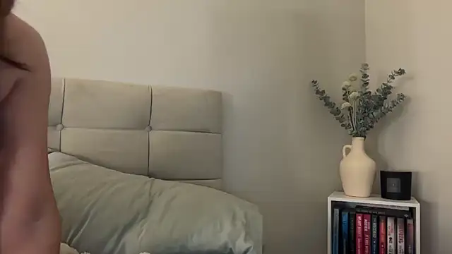 skyejde online show from March 23, 2026, 8:35 pm