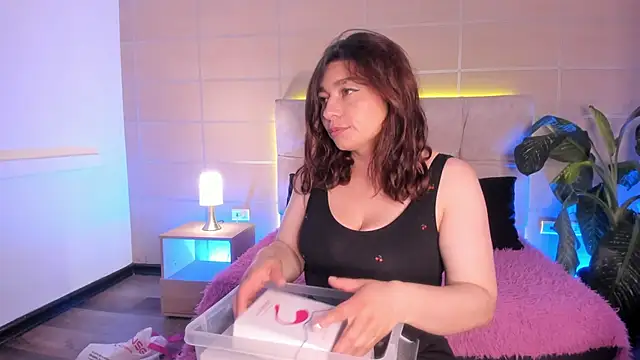  michonne  online show from November 15, 2025, 9:21 pm