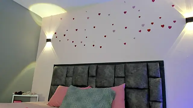 AdelaLust online show from April 4, 2026, 10:51 pm