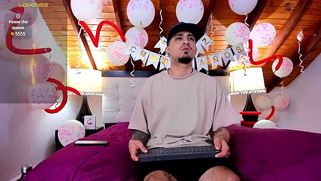 Snapshot of Sebastian_Berne chatting on February 20, 2026, 7:14 pm Sebastian Berne online show from February 20, 2026, 7:14 pm