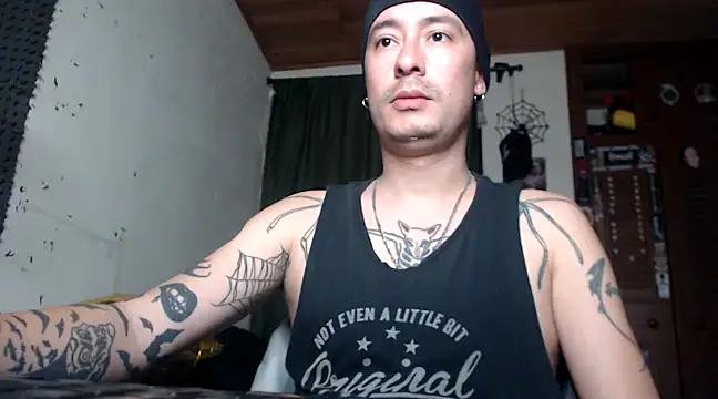 Snapshot of vampireathome chatting on February 8, 2025, 5:18 am vampireathome online show from February 8, 2025, 5:18 am