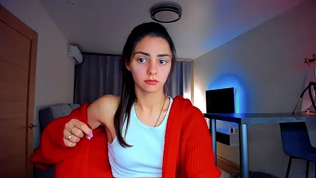 EmiliaZen online show from October 1, 2025, 4:57 pm