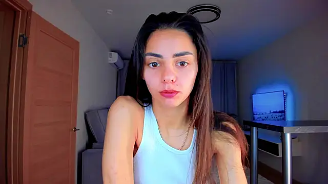 EmiliaZen online show from October 18, 2025, 5:57 pm