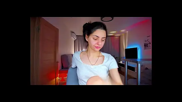 EmiliaZen online show from March 18, 2026, 7:28 pm