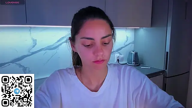 EmiliaZen online show from July 16, 2026, 10:54 am