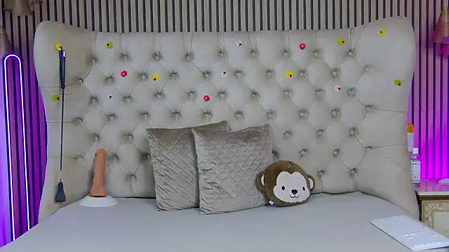 PlayfulShow online show from April 8, 2026, 2:17 pm