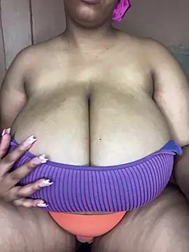 NonoGotBoobies online show from October 19, 2025, 4:40 pm