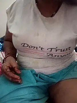 sonicute08 online show from December 2, 2025, 6:25 pm