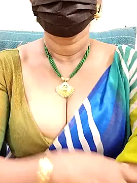 niiveditha online show from February 17, 2025, 11:09 pm