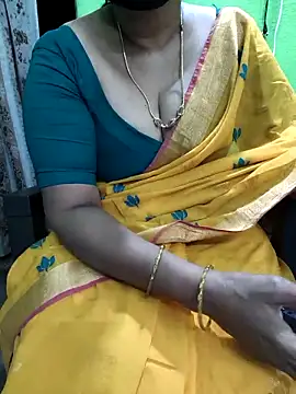 Snapshot of niiveditha chatting on November 7, 2025, 9:31 am niiveditha online show from November 7, 2025, 9:31 am