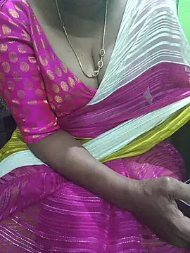 Snapshot of niiveditha chatting on December 14, 2025, 1:33 am niiveditha online show from December 14, 2025, 1:33 am