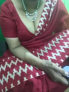 Snapshot of niiveditha chatting on December 16, 2025, 4:23 pm niiveditha online show from December 16, 2025, 4:23 pm